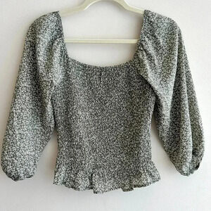 Paper Crane Smocked Floral Blouse, Puff Sleeve Green Fall Top, Size Medium